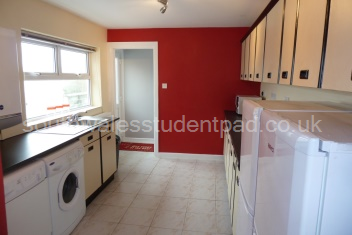 Kitchen (2)